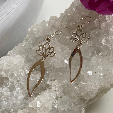 Silver Lotus with leaf earrings SE1027 - Nature's Magick
