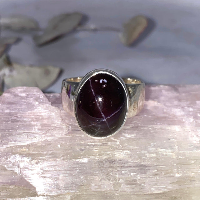 Star Garnet oval ring s.10 KRGJ2411 - Nature's Magick