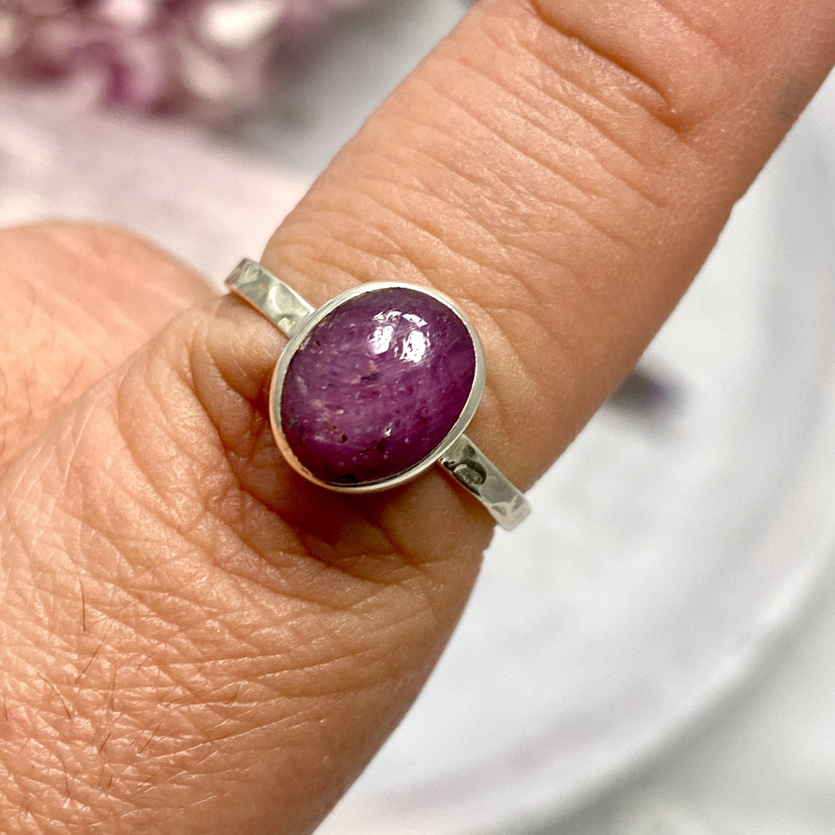 Star Ruby oval ring s.8 KRGJ2493 - Nature's Magick