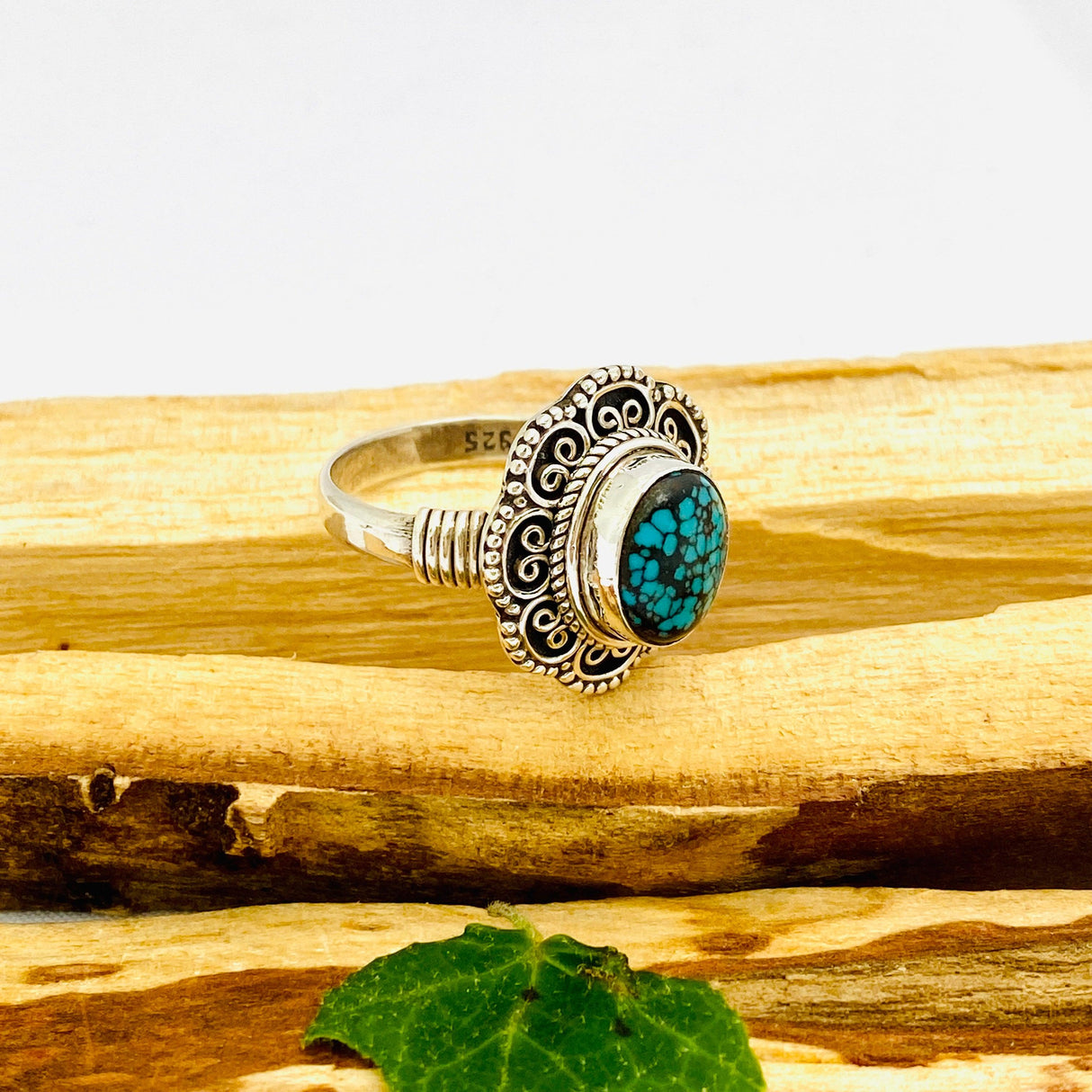 Turquoise oval cabochon ring with detailed setting s.8.5 KRGJ168 - Nature's Magick