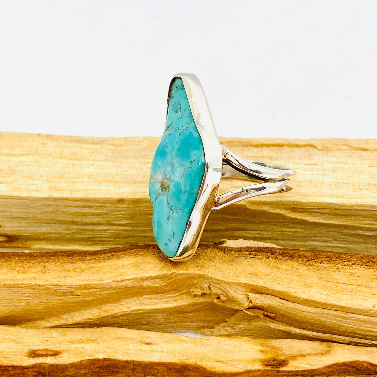 Turquoise polished freeform ring with split band s.6 KRGJ392 - Nature's Magick